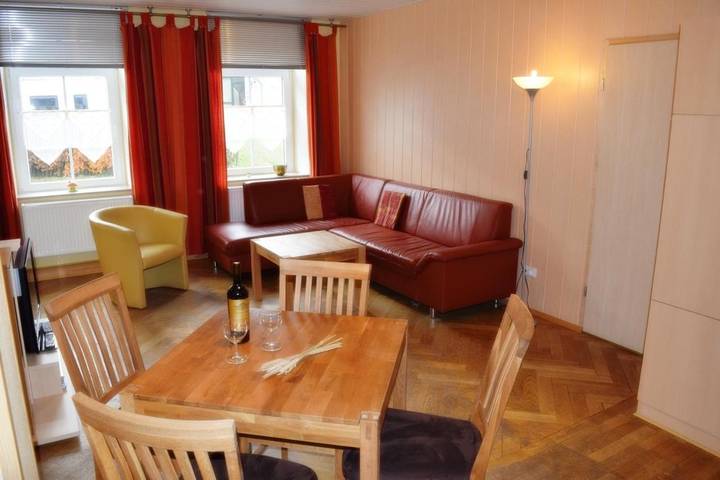 Ferienwohnung für 2 Personen, mit Garten und Ausblick