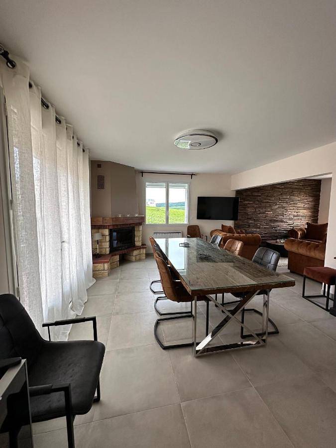 Location de vacances pour 8 personnes, avec jardin et vue à Chavot-Courcourt - 2