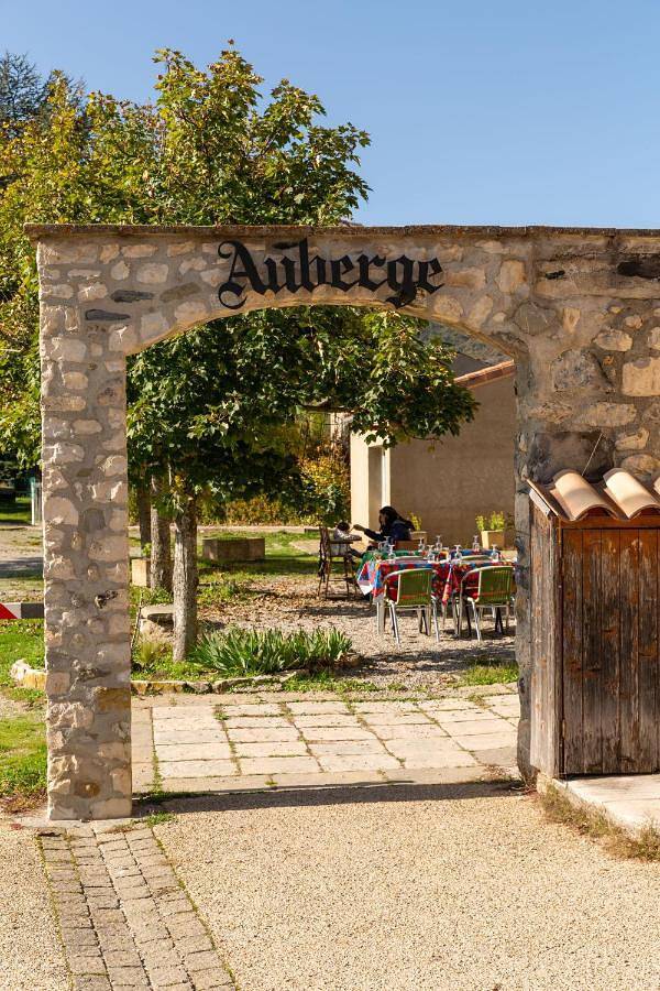 Location de vacances pour 3 personnes, avec terrasse à Lagrand - 4