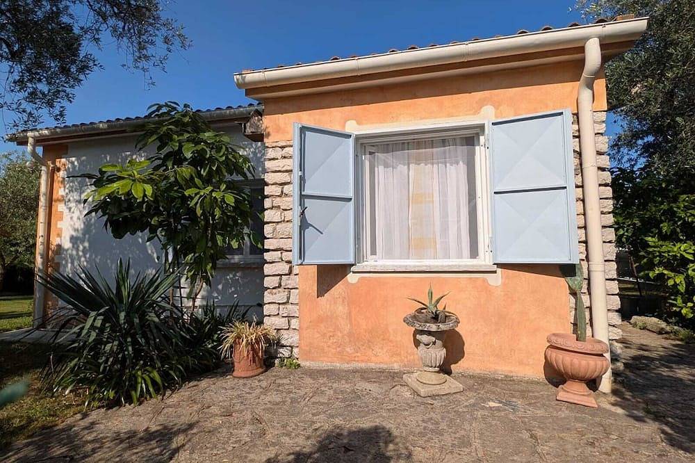 Stilv. Haus mit gr. Garten in See-/Ortsnähe: Die Family-Oase f. gr/kl 2/4-Beiner in Bardolino, Gardasee-Berge
