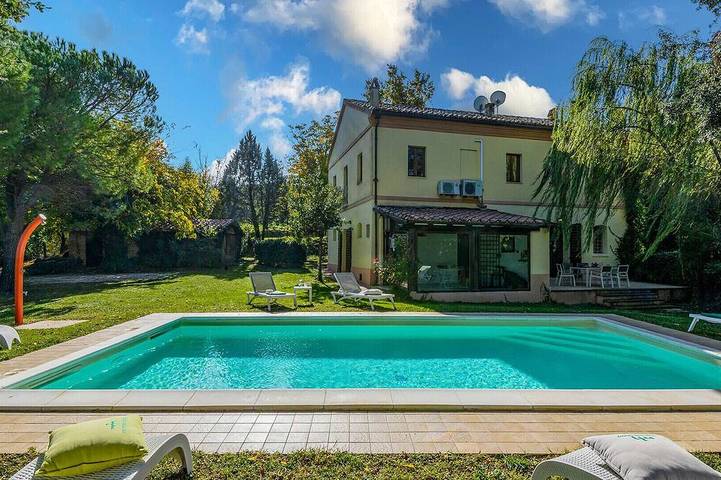 Ferienhaus für 8 Personen, mit Garten und Balkon
