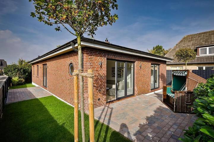 Ferienhaus für 4 Personen, mit Terrasse und Garten sowie Sauna in Westerland
