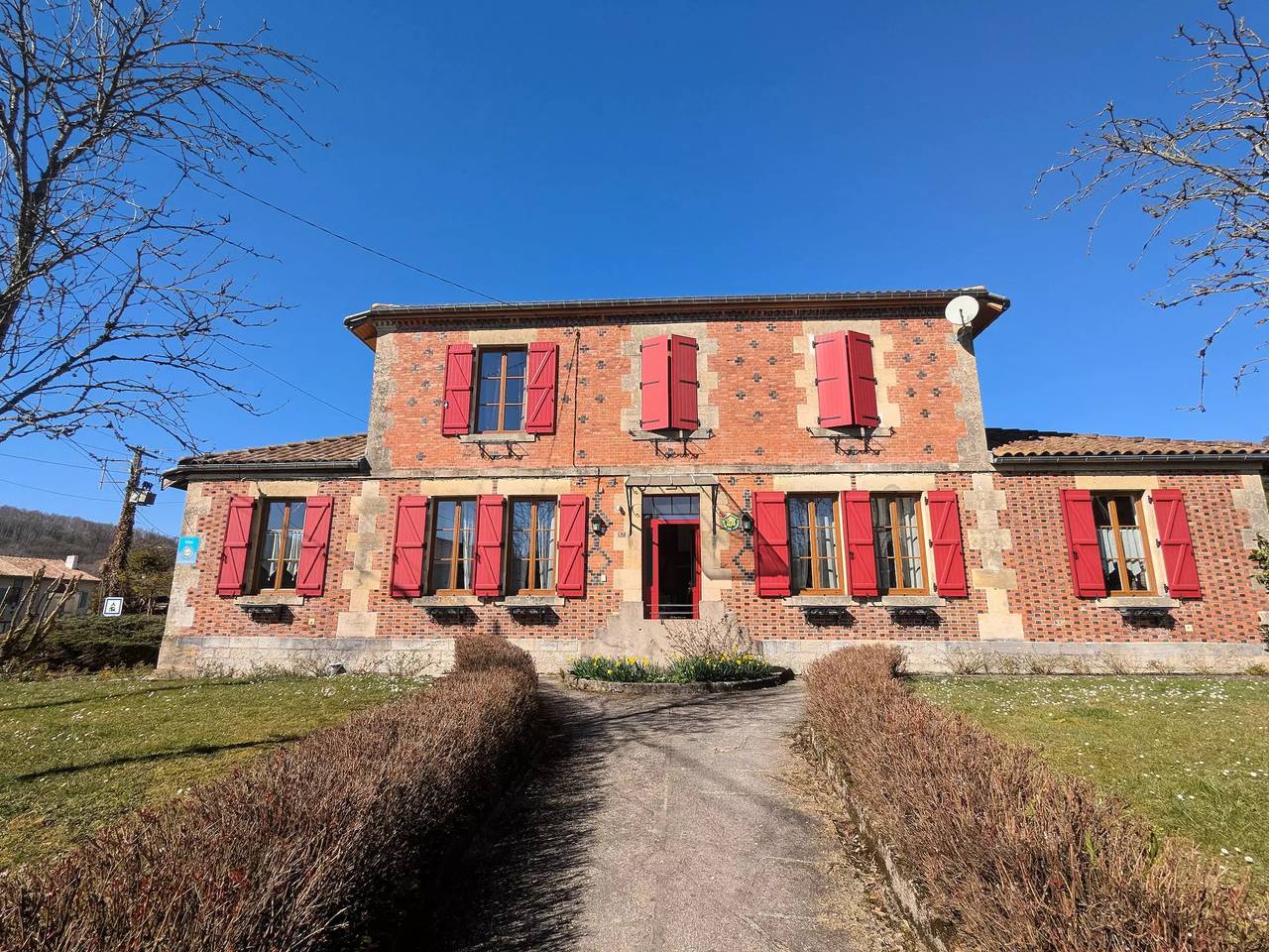 6 personas in Futeau, Verdún