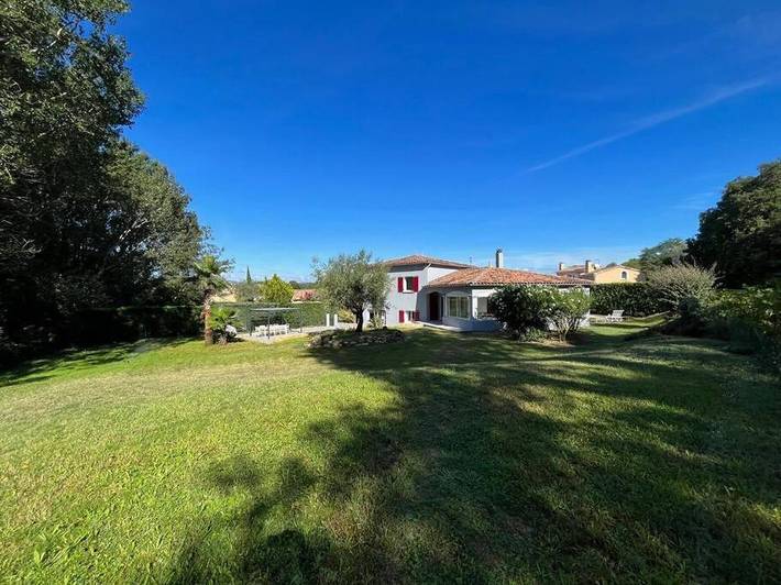 Location de vacances pour 8 personnes, avec vue ainsi que piscine et jardin à Montboucher-sur-Jabron - 3