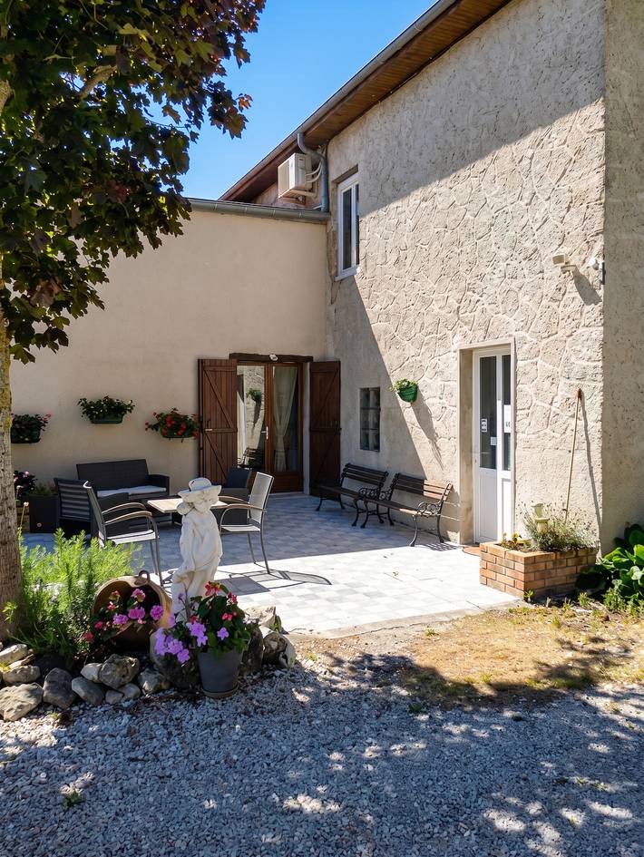 Location de vacances pour 9 personnes, avec Terrasse à Chavanges