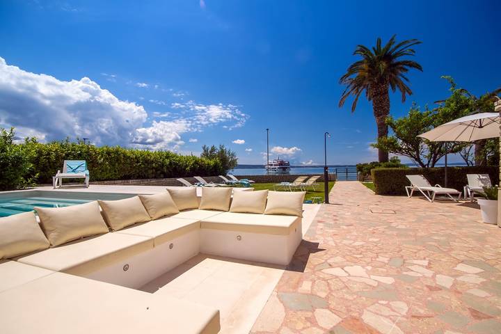 Villa für 14 Personen, mit Meerblick und Pool sowie Garten in Split-Dalmatien - 3