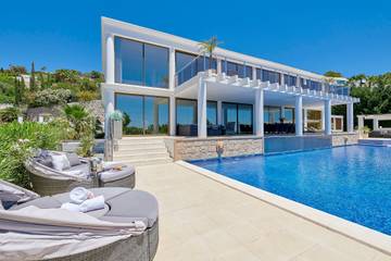 Villa in Santa Eulària des Riu, Ibiza Osten für 8 
