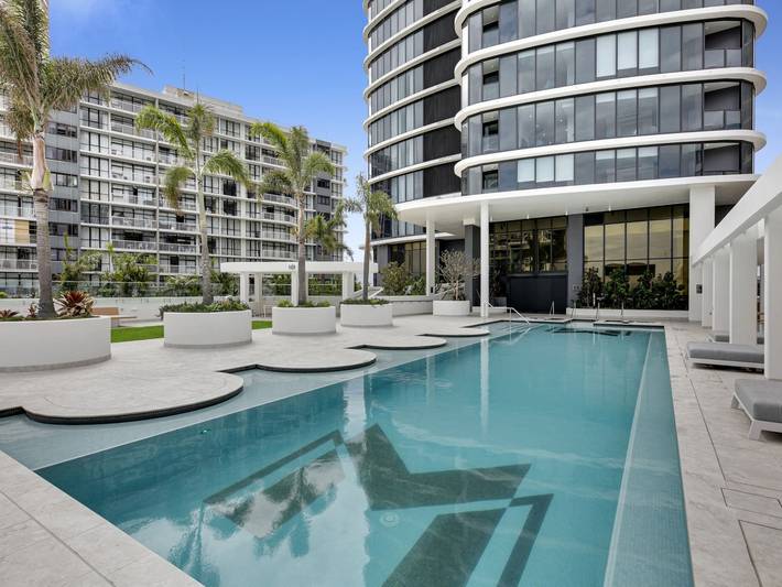 Entire apartment, Luxe Oceanfront 1-Bed High Rise with Pool & Gym in Surfers Paradise, Gold Coast City