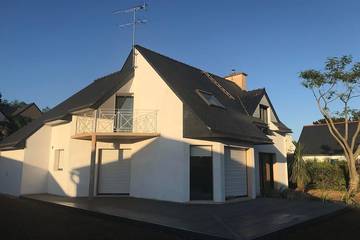 Location de vacances pour 8 personnes, avec jardin et jacuzzi dans Plage Kerleven