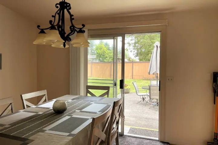 Vacation rental for 6 people, with terrace and yard in Bellevue