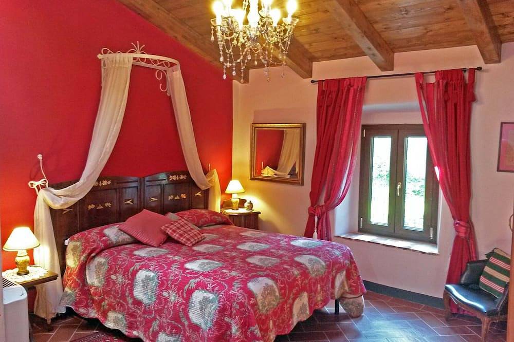 Un'antica locanda ricca di fascino nella natura delle montagne toscane in Pistoia, Provincia di Pistoia