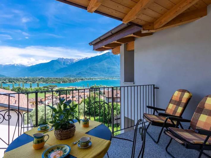 Vacation rental for 4 people, with Balcony and Pool in Lake Como
