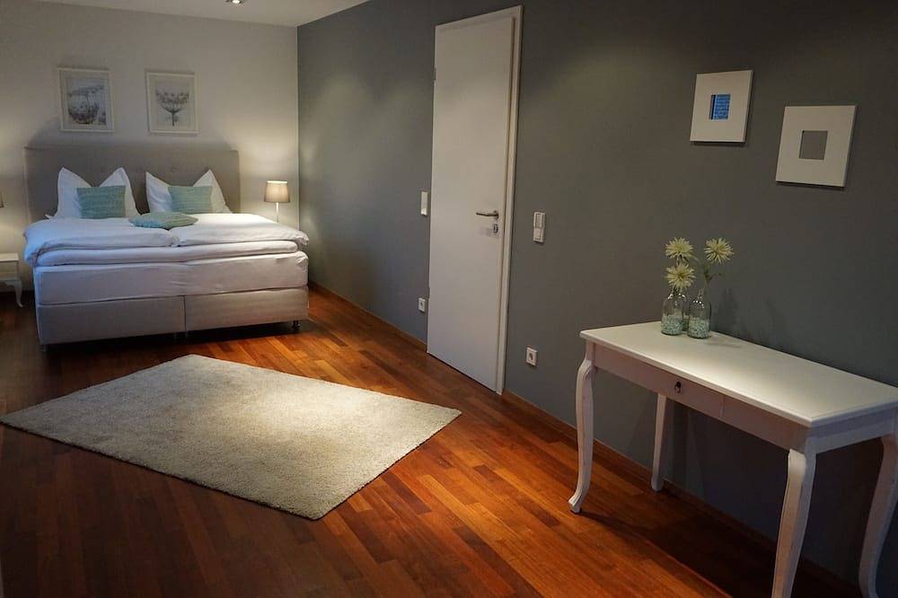 Ganze Wohnung, Penthouse Burgblick mit traumhaften Ausblick in Staufen im Breisgau, Südschwarzwald