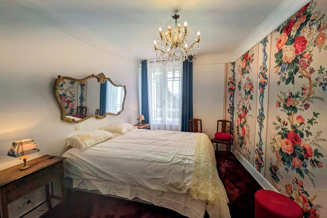 Appartement entier, Studio au Grand Hôtel du Revard : Un Voyage dans le Temps in Le Revard, Pugny-Chatenod