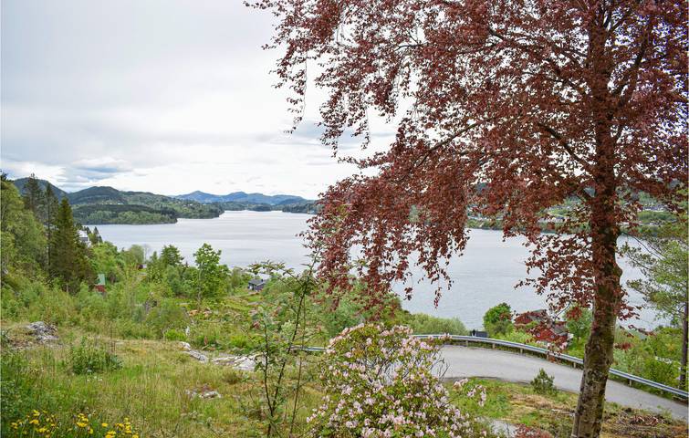 Ferienhaus für 9 Personen mit Terrasse in Lindås