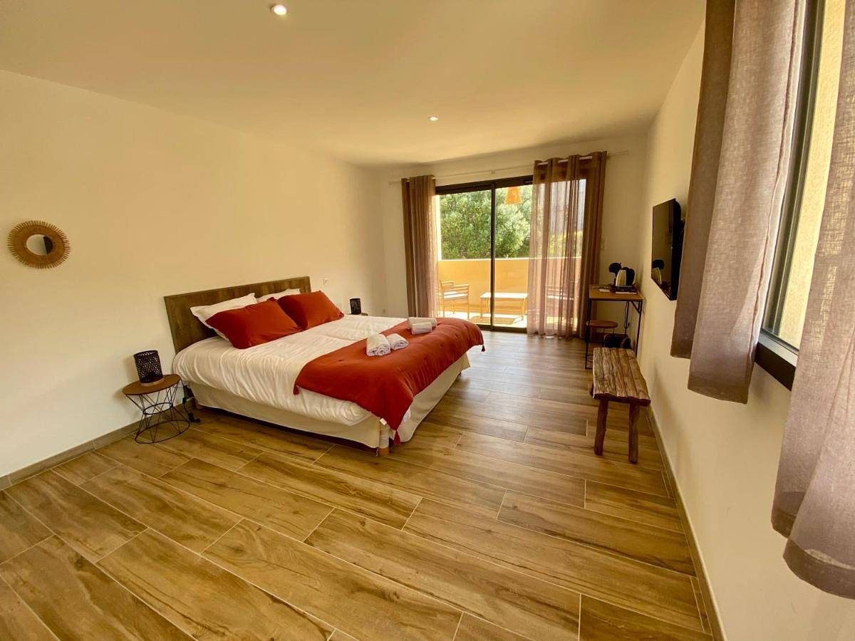 Double Room in Porto Pollo (Corse), Serra-di-Ferro
