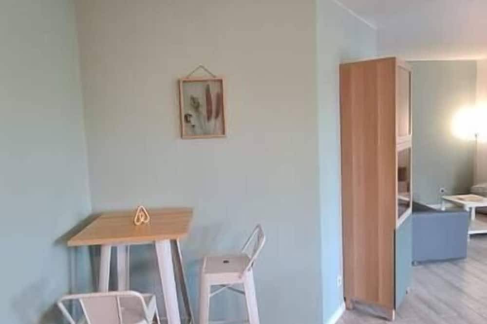 Entire apartment, Appt 8 P, parkings, Disney direct, Vallée Village in Serris, Seine-et-Marne