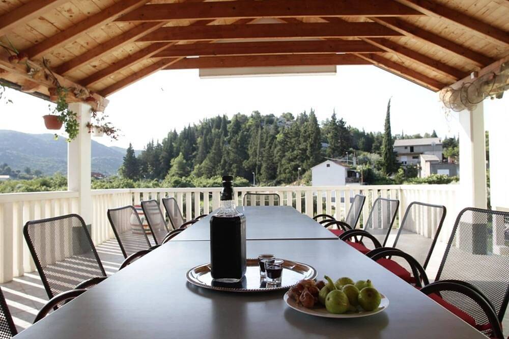 Gemütliche Villa in Ploce mit Gemeinschaftspool in Peračko Blato, Dubrovnik-Neretva