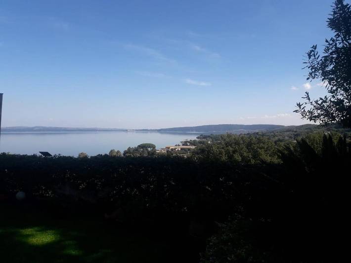 Location de vacances pour 6 personnes, avec jardin ainsi que vue et vue sur le lac à Bracciano - 4