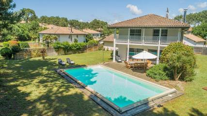 Villa pour 10 personnes, avec terrasse ainsi que piscine et jardin, animaux acceptés à Moliets-et-Maa