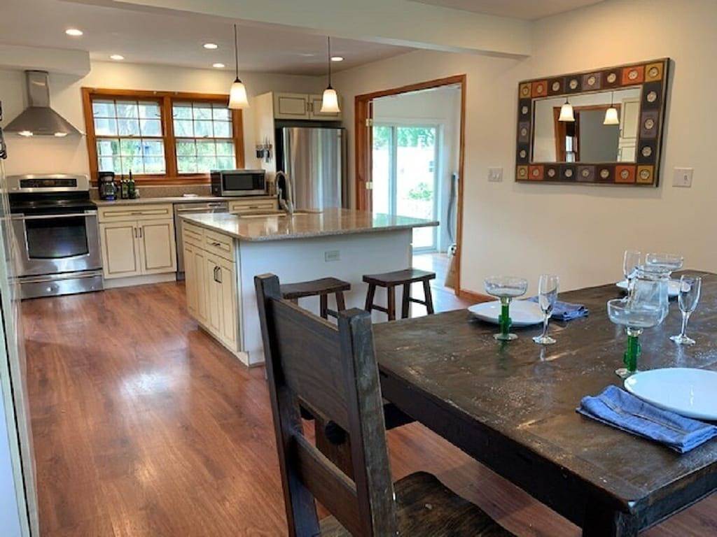 Modernes Kap im Stadtzentrum gelegener Mystiker in Mystic, Connecticut