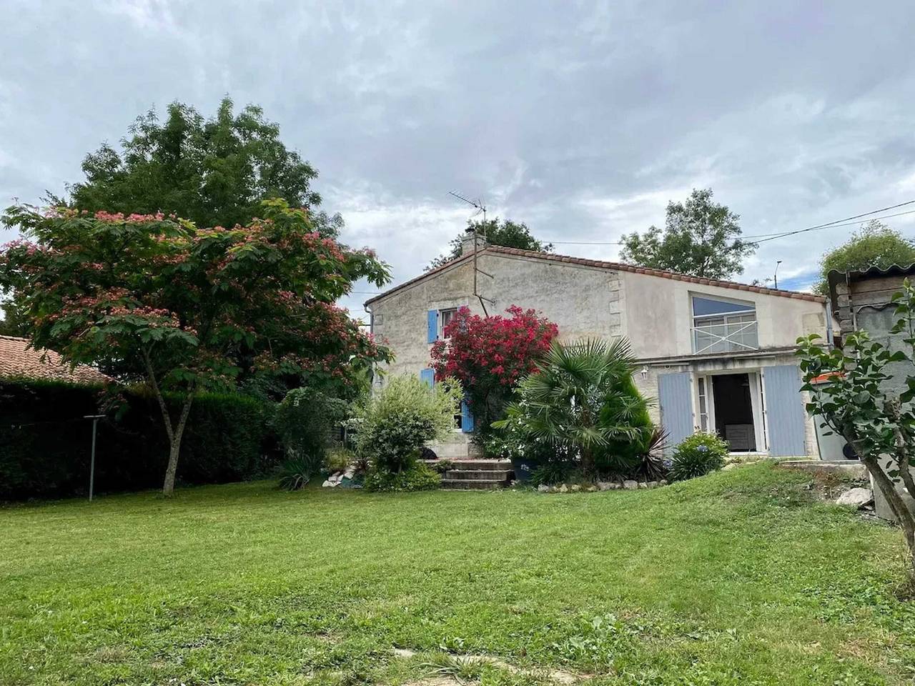 Maison familiale spacieuse à Niort avec jardin in Niort, Région de Niort