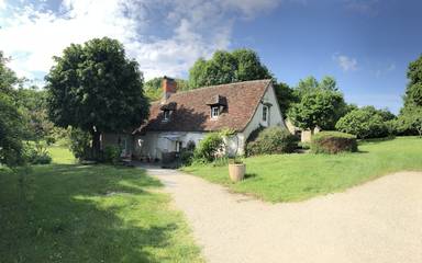 Gîte pour 4 personnes, avec terrasse ainsi que piscine et jardin à Martel