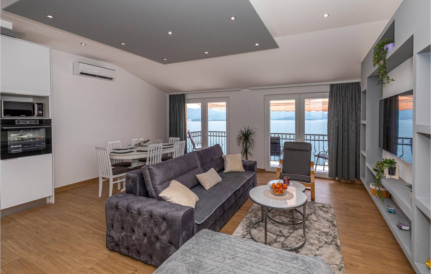 Ganze Ferienwohnung, Ferienwohnung für 6 Personen mit Terrasse in Komarna, Dubrovnik-Neretva