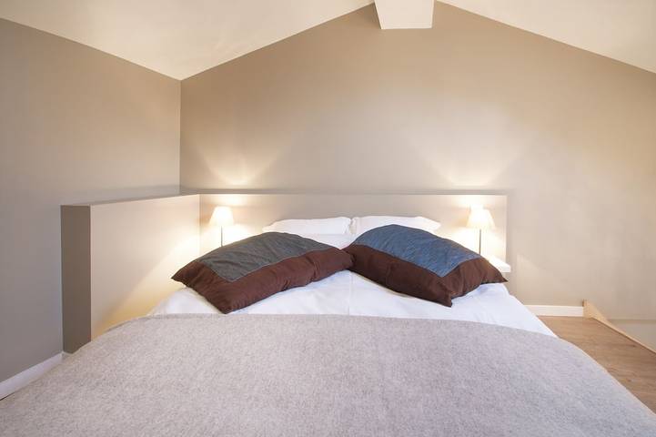Apartamento entero, El anexo, T1 lleno de encanto, tranquilo y brillante en el centro de la ciudad. in Burdeos, Región de Burdeos