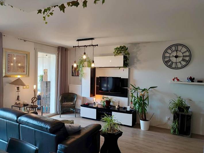 Gîte pour 4 personnes, avec Terrasse ainsi que Jardin et Vue dans Saint-Jeoire-Prieuré