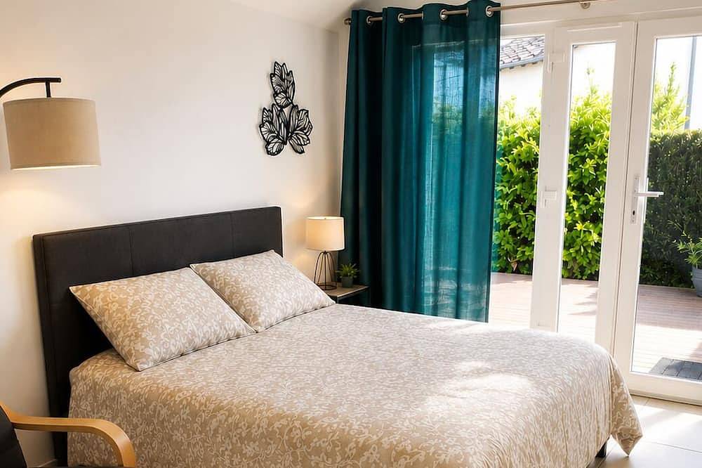 Appartement entier, Studio-Terrasse - Parking gratuit in Orléans, Vallée de la Loire