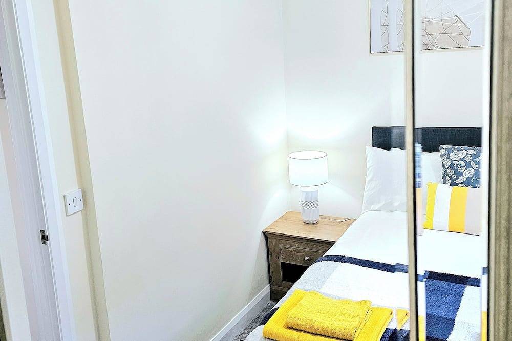 Beautiful Two Bed House in Long Eaton - Nottingham with Netflix in Derbyshire