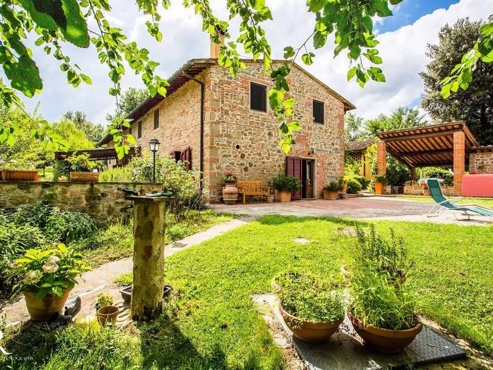 Appartamento per 4 persone, con giardino e piscina a San Giovanni Valdarno