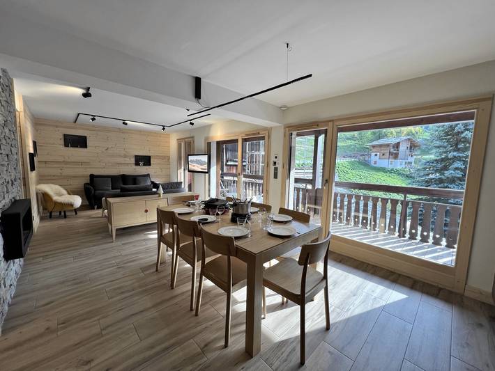 Gîte pour 10 personnes, avec balcon dans Office De Tourisme De La Clusaz - 2