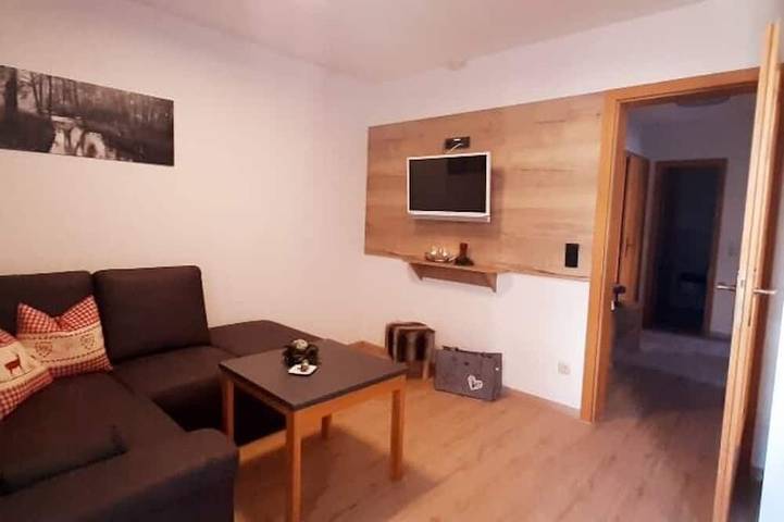 Ferienwohnung für 4 Personen, mit Balkon und Pool sowie Garten - 1