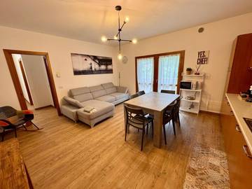 Gîte pour 5 personnes, avec jardin et vue à Follina