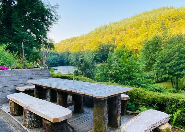 Gîte pour 4 personnes, avec vue ainsi que vue sur le lac et jardin, animaux acceptés à Saint-Hilaire-les-Courbes