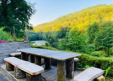 Gîte pour 4 personnes, avec jardin ainsi que vue et vue sur le lac, animaux acceptés à Saint-Hilaire-les-Courbes