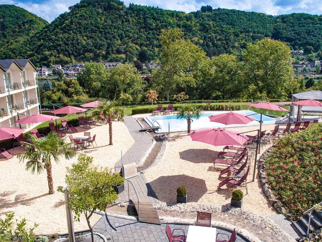 Moselstern****Parkhotel "Krähennest" Spa & Wellness - Doppelzimmer mit Balkon in Burg Eltz, Löf