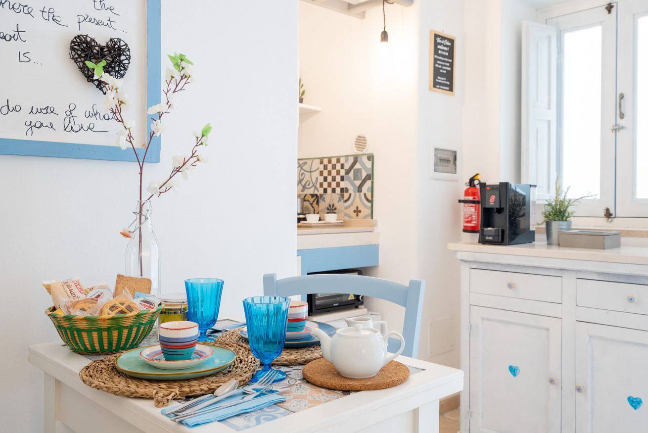 Entire apartment, Il Vico 12 Ostuni by Rentbeat in Ostuni, Salento