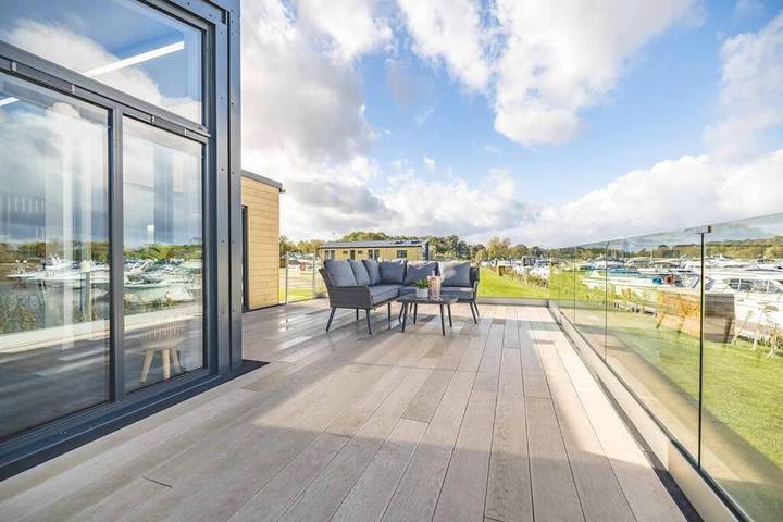 Location de vacances pour 4 personnes, avec terrasse et jacuzzi à Windsor - 3