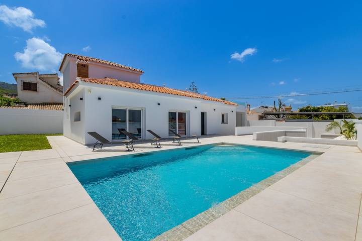 Villa für 10 Personen, mit Terrasse und Garten - 1