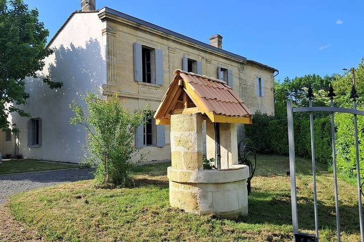 Location de vacances pour 12 personnes, avec Terrasse et Jardin à Vayres