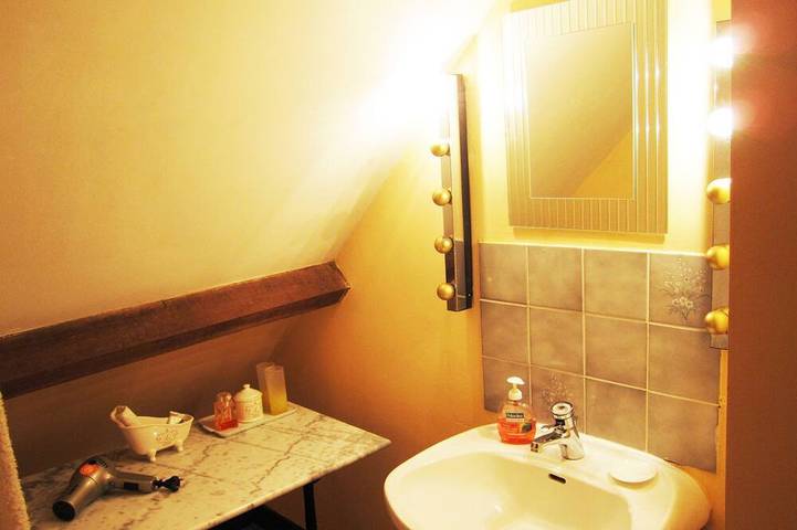 Location de vacances pour 3 personnes, avec jardin et piscine à Châteauneuf-la-Forêt - 4