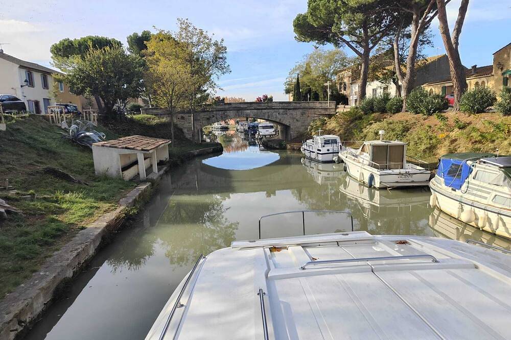 Boat Rental with skipper on the Canal du Midi from Capestang in Capestang, Canal du Midi
