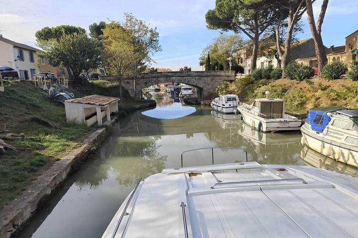 Boat Rental with skipper on the Canal du Midi from Capestang in Capestang, Mittelmeerküste (Frankreich)