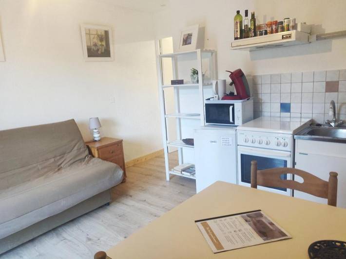 Gîte pour 4 personnes, avec piscine et terrasse à Sainte-Jalle - 3