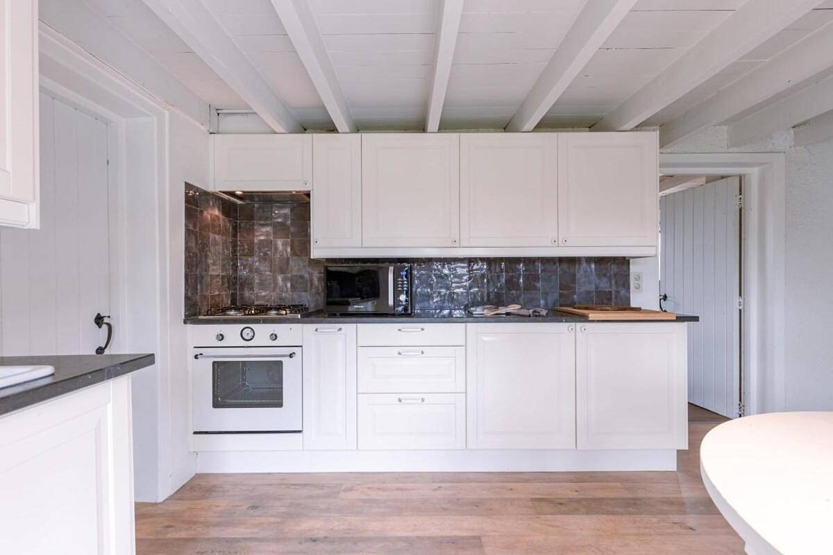 Farmhouse oasis with garden, pond and idyllic surroundings in Beernem, Westflandern