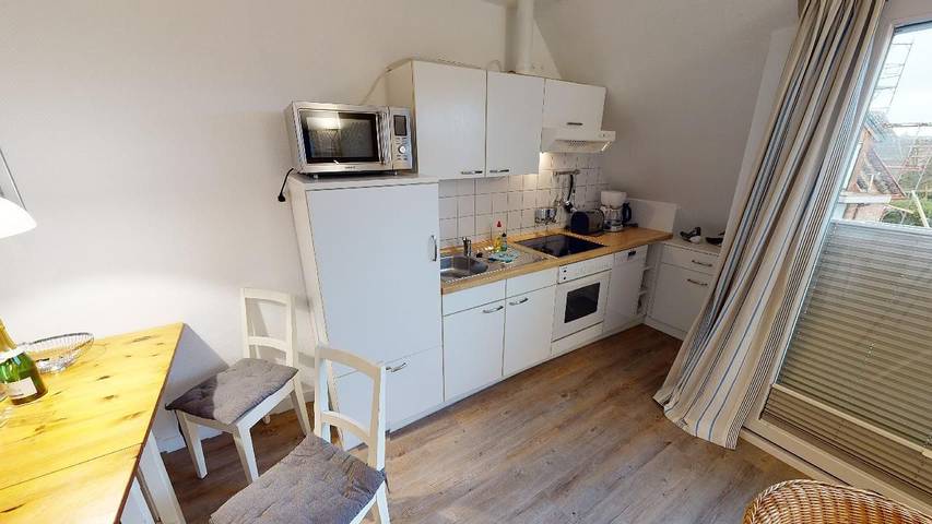 Ganze Wohnung, Gemütliche Ferienwohnung mit Balkon im Hörnum Hüs in ruhiger, strandnaher Lage. in Nordfriesische Inseln (Schleswig-Holstein) (Schleswig-Holstein), Hörnum
