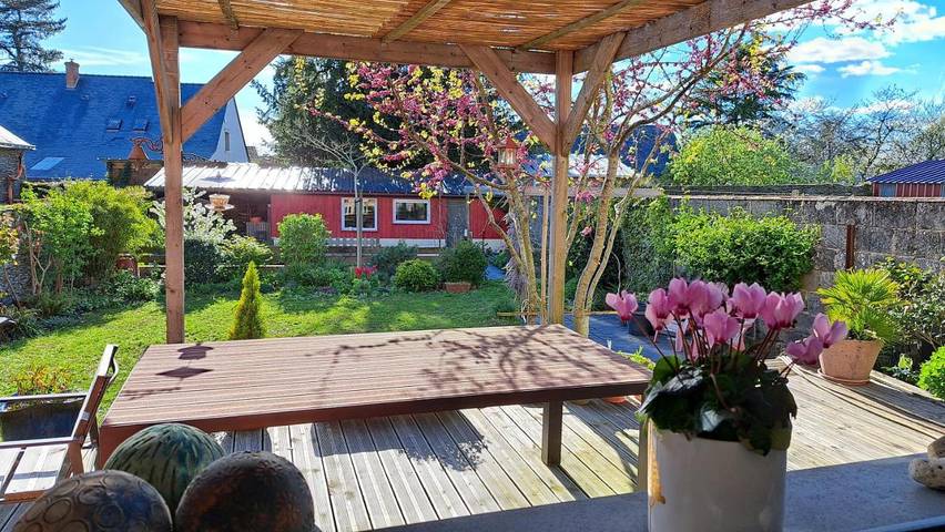 Location de vacances pour 4 personnes, avec Terrasse ainsi que Jardin et Vue à Candé